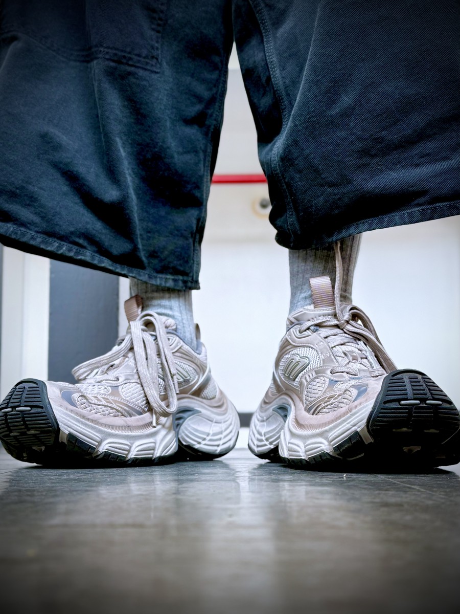 Gallery Nov 11, 2025 at 20:19 - Photo 3